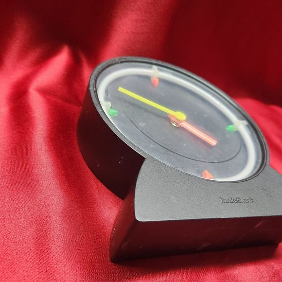 Vintage Radio Shack Black Neon Desk clock works Memphis Style Retro 80's 90's - Picture 5 of 9